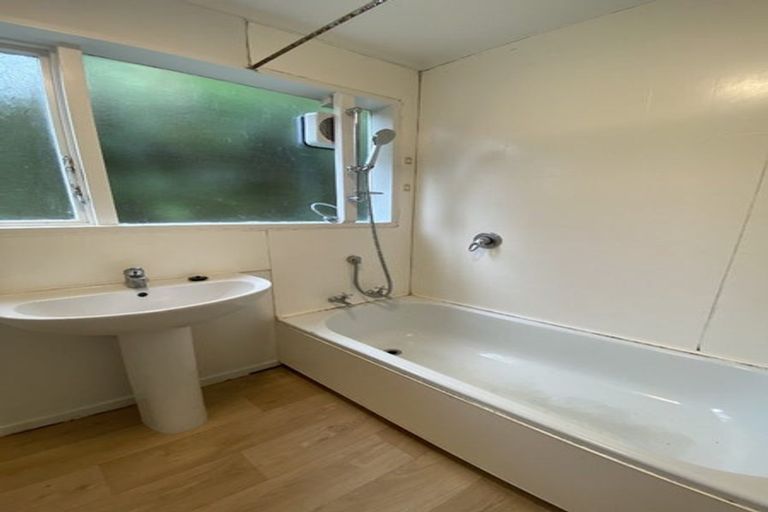 Photo of property in 64 Pembroke Road, Northland, Wellington, 6012