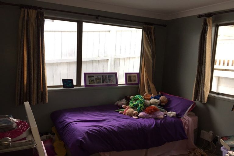 Photo of property in 15a Correa Court, Goodwood Heights, Auckland, 2105