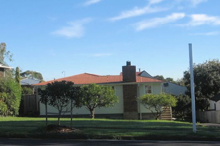 Photo of property in 3 Bradbury Road, Botany Downs, Auckland, 2010