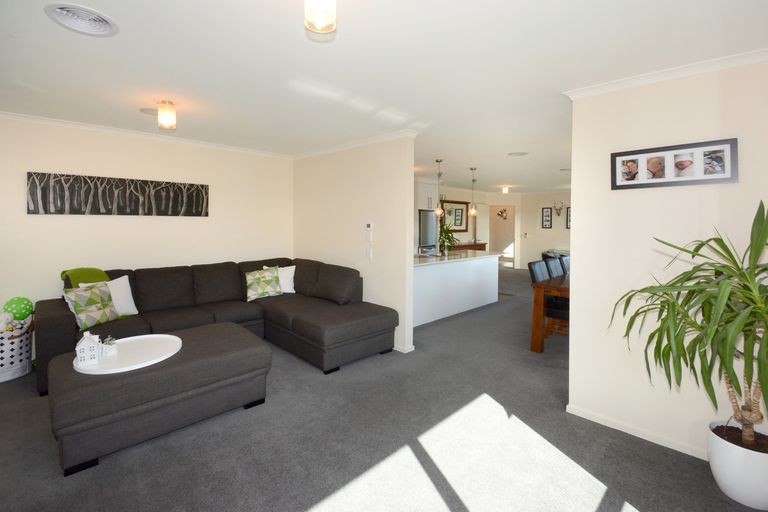 Photo of property in 8 Didham Drive, Mosgiel, 9024
