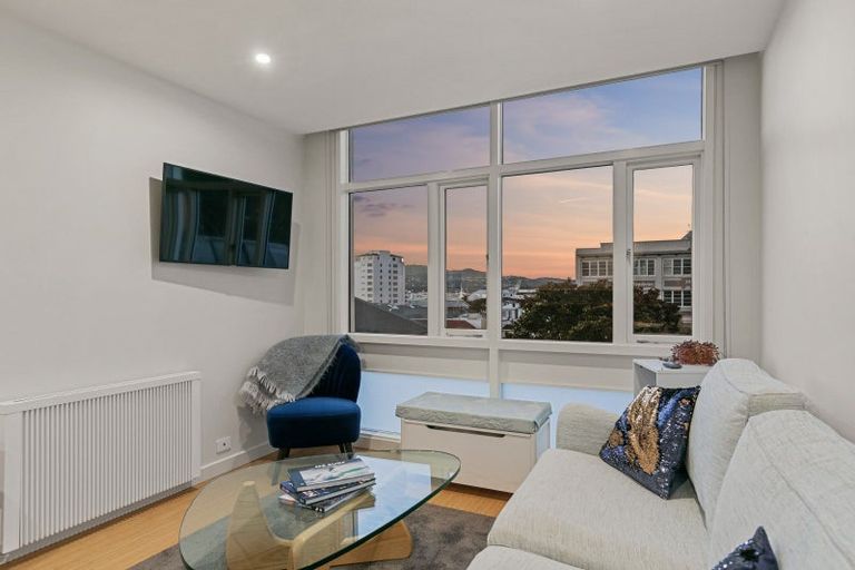 Photo of property in Rutherford Flats, 5 Levy Street, Mount Victoria, Wellington, 6011