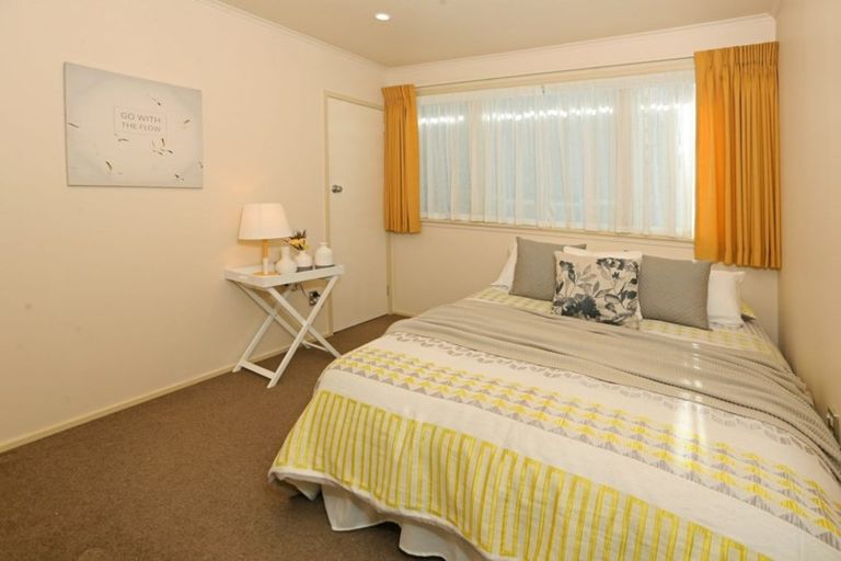 Photo of property in 212 Glengarry Road, Glen Eden, Auckland, 0602