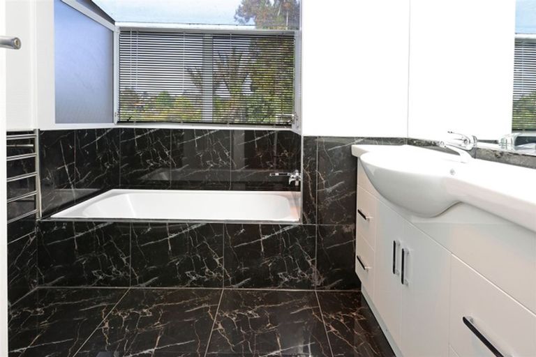 Photo of property in 40 Glamorgan Drive, Torbay, Auckland, 0630