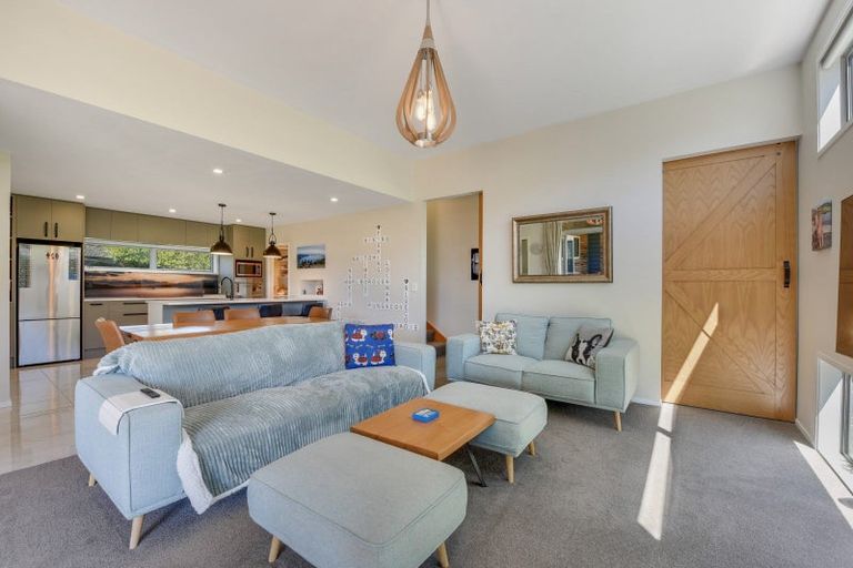 Photo of property in 15 Whitby Close, Waikawa, Picton, 7220