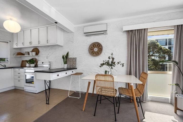 Photo of property in 6/1 Glen Road, Browns Bay, Auckland, 0630