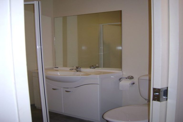 Photo of property in Atrium Apartments, 2n/154 The Terrace, Wellington Central, Wellington, 6011