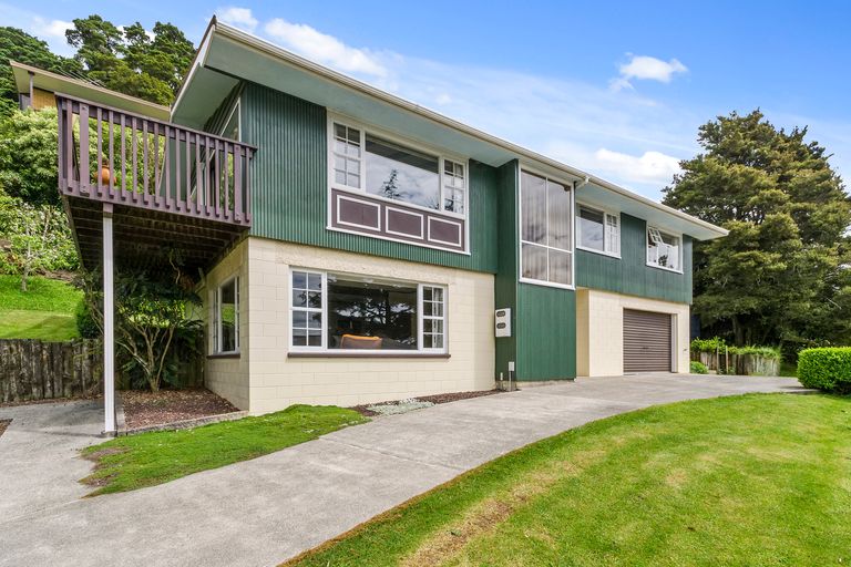 Photo of property in 3 Cromwell Place, Pukekohe, 2120