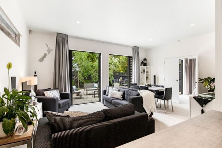 Photo of property in 12/11 The Avenue, Albany, Auckland, 0632