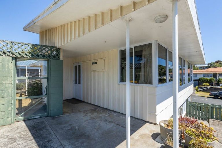 Photo of property in 29 Awanui Street, Merrilands, New Plymouth, 4312