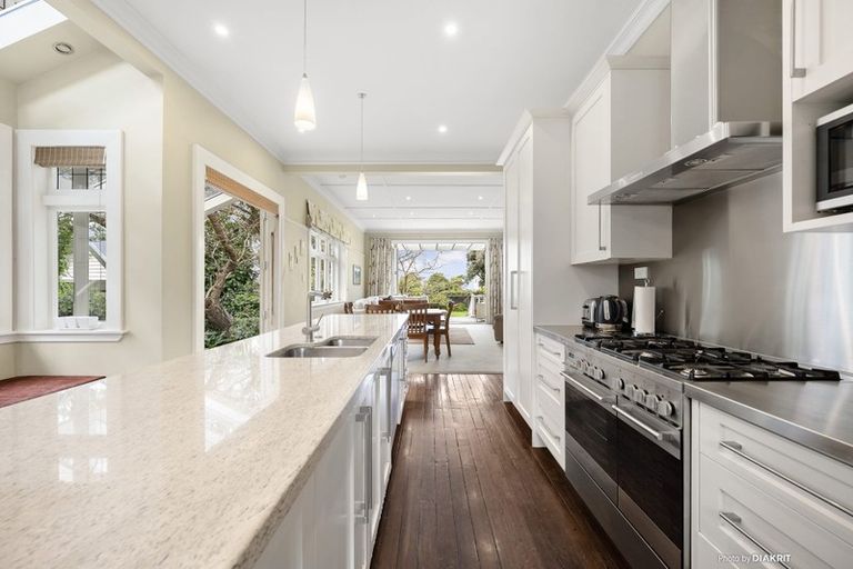 Photo of property in 56a Hobson Street, Thorndon, Wellington, 6011