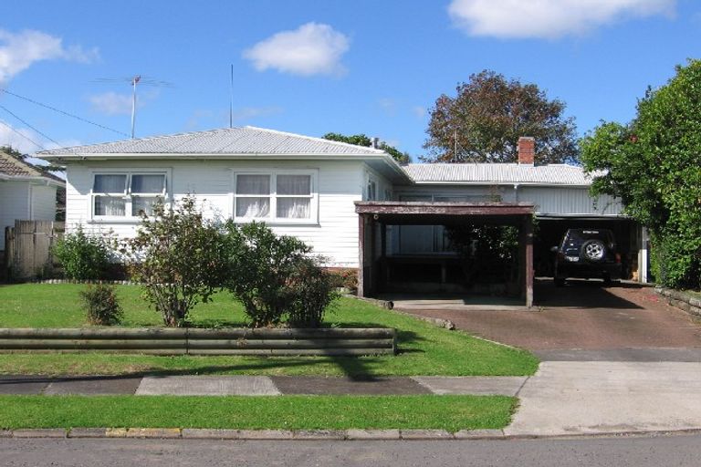 Photo of property in 50 Dale Crescent, Pakuranga, Auckland, 2010