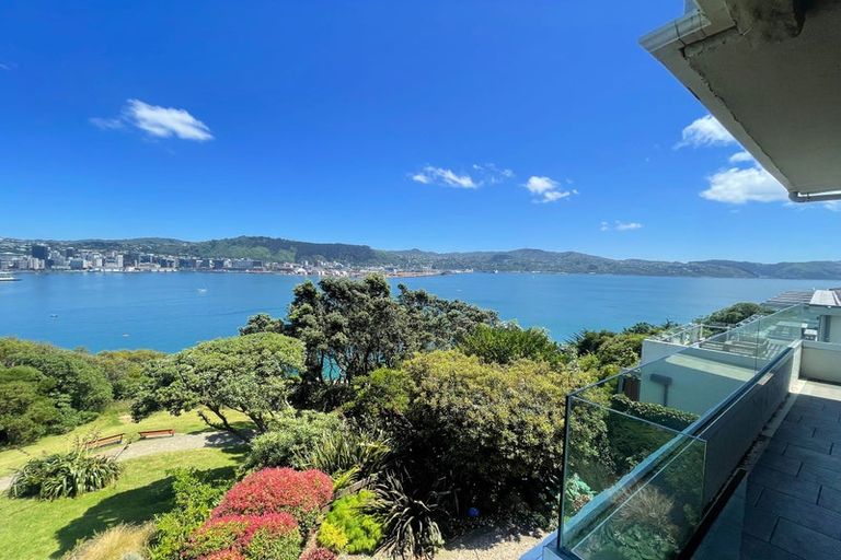 Photo of property in Beauport Apartments, 2/30 The Crescent, Roseneath, Wellington, 6011