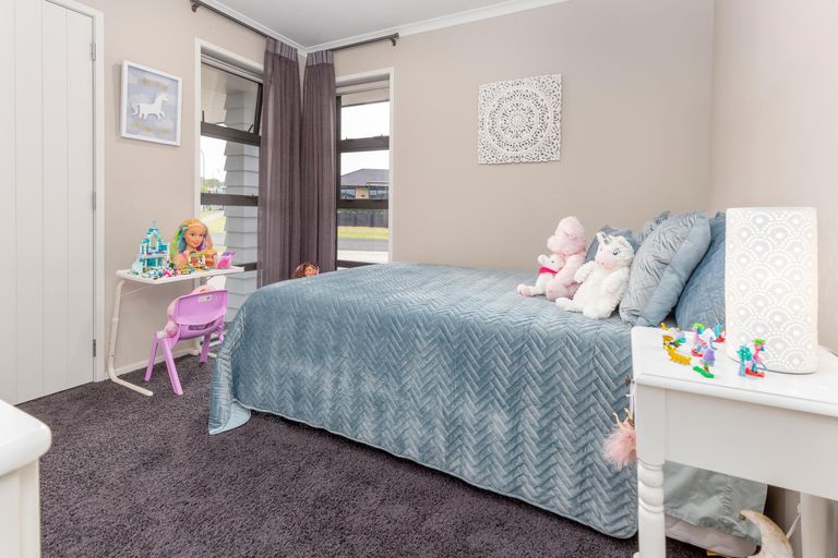 Photo of property in 2 Mirabell Place, Patumahoe, Pukekohe, 2679