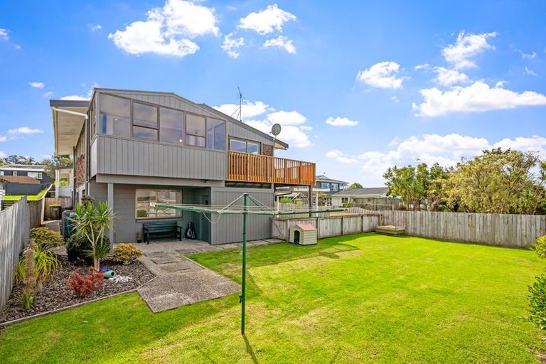Photo of property in 19b Albatross Road, Red Beach, 0932