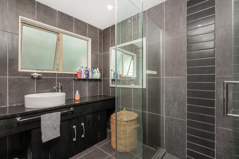 Photo of property in 5a Grevillea Court, Totara Heights, Auckland, 2105