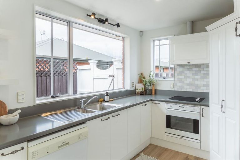 Photo of property in 99a Avonhead Road, Avonhead, Christchurch, 8042