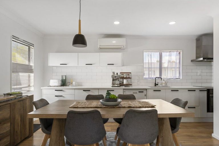 Photo of property in 19 Solomon Street, Brookfield, Tauranga, 3110