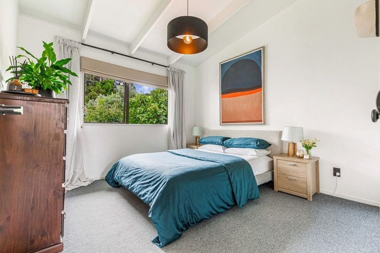 Photo of property in 2/9 London Street, Te Atatu Peninsula, Auckland, 0610