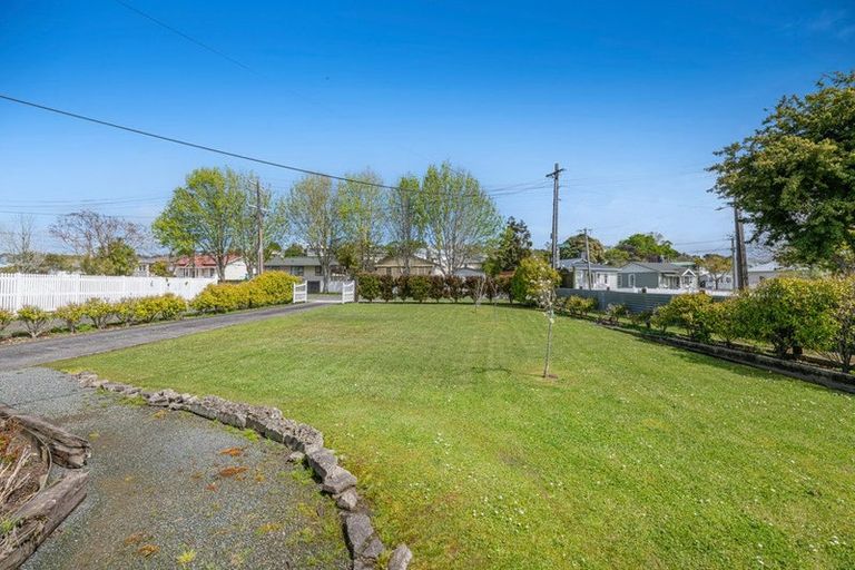 Photo of property in 40 Awaroa Road, Helensville, 0800