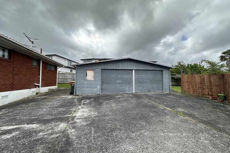 Photo of property in 42 Lewisham Street, Highland Park, Auckland, 2010