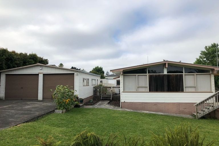 Photo of property in 55 Archmillen Avenue, Pakuranga Heights, Auckland, 2010