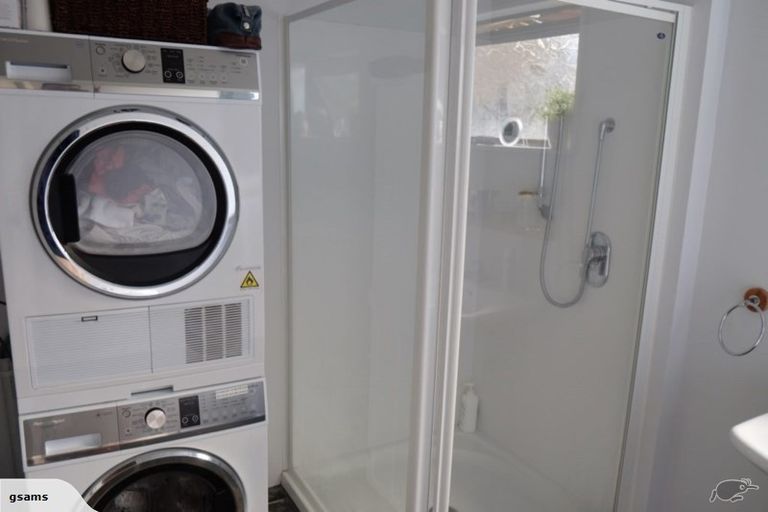 Photo of property in 132 Wadestown Road, Wadestown, Wellington, 6012