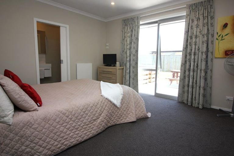 Photo of property in 5 Loeb Place, Rolleston, 7614