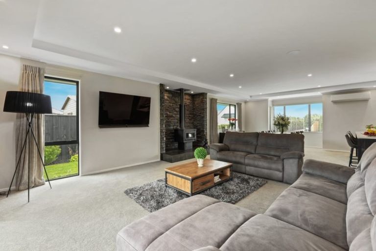 Photo of property in 8 Jozecom Place, Rolleston, 7614