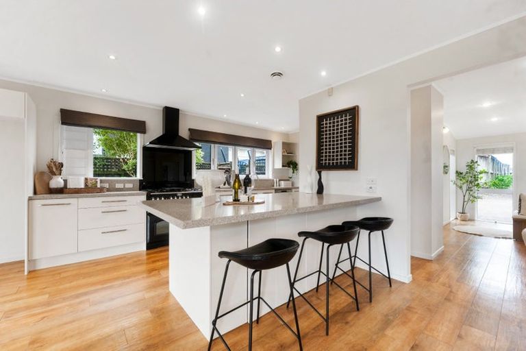 Photo of property in 90 Exmouth Road, Northcote, Auckland, 0627