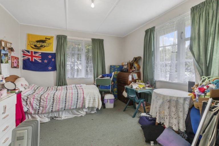 Photo of property in 214 Cambridge Terrace, Naenae, Lower Hutt, 5011