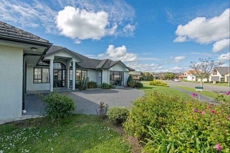 Photo of property in 40 Royal Oak Drive, Kelvin Grove, Palmerston North, 4414