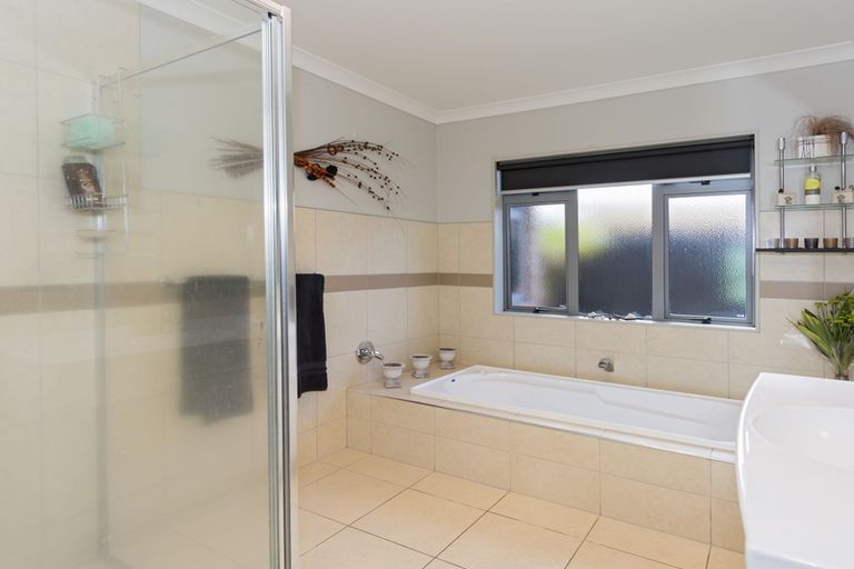 Photo of property in 87 Merriman Place, Pyes Pa, Tauranga, 3112