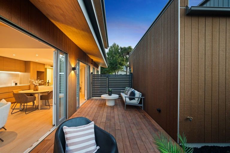 Photo of property in 135b Somerfield Street, Somerfield, Christchurch, 8024
