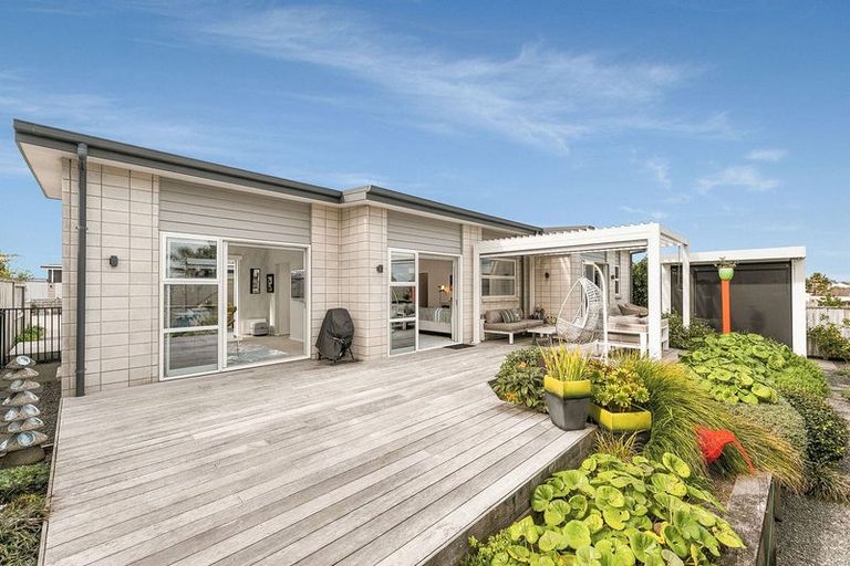 Photo of property in 37 Excelsa Place, Papamoa Beach, Papamoa, 3118
