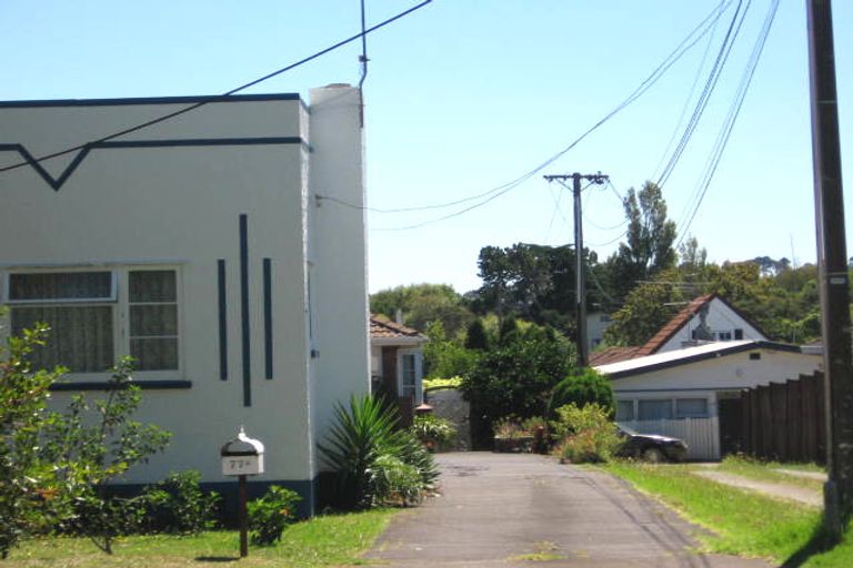 Photo of property in 2/77 Shakespeare Road, Milford, Auckland, 0620