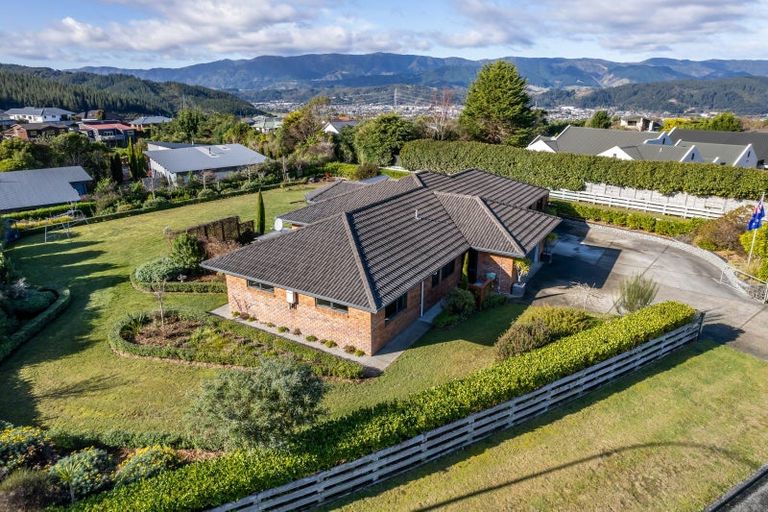 Photo of property in 76 Kirton Drive, Riverstone Terraces, Upper Hutt, 5018