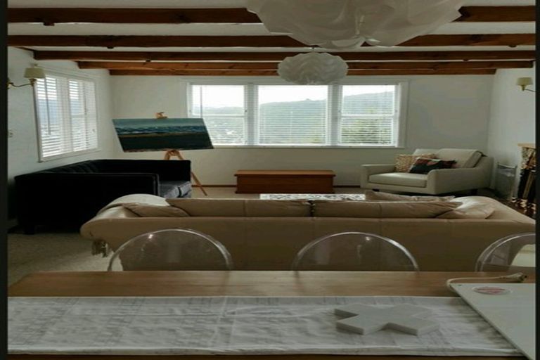 Photo of property in 37 Bedford Street, Northland, Wellington, 6012