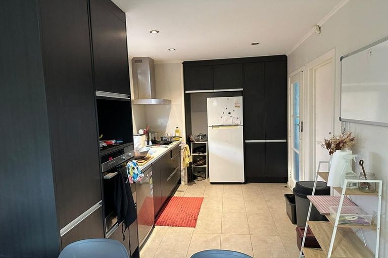 Photo of property in 43 Renata Crescent, Te Atatu Peninsula, Auckland, 0610