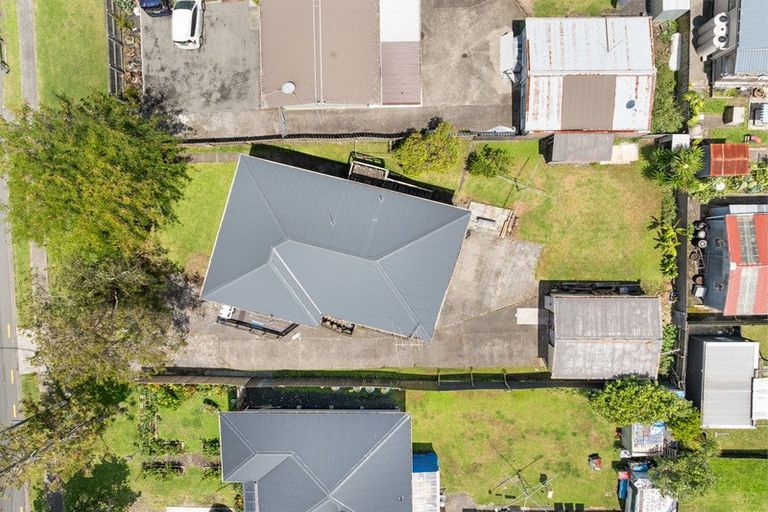 Photo of property in 31 Mckenzie Road, Mangere Bridge, Auckland, 2022