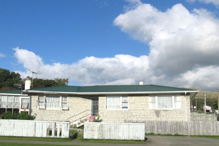 Photo of property in 34 Warspite Avenue, Cannons Creek, Porirua, 5024