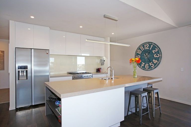 Photo of property in 11 Bernora Crescent, Bombay, 2675