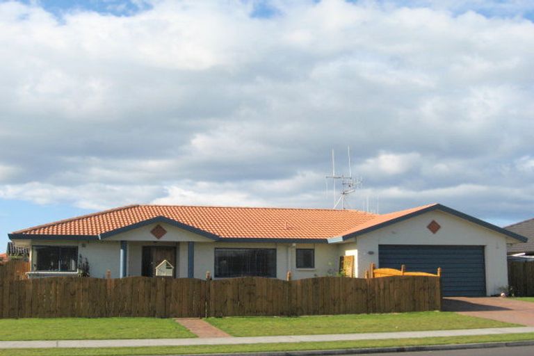 Photo of property in 701 Gloucester Road, Papamoa Beach, Papamoa, 3118