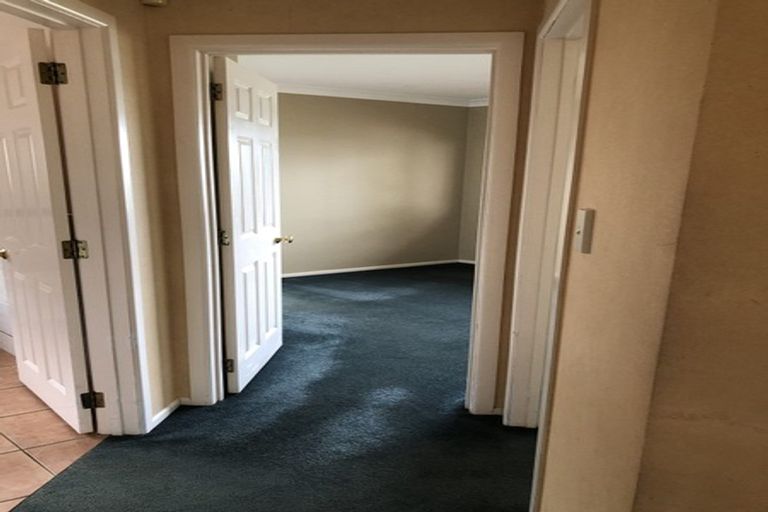 Photo of property in 27a St Annes Crescent, Wattle Downs, Auckland, 2103