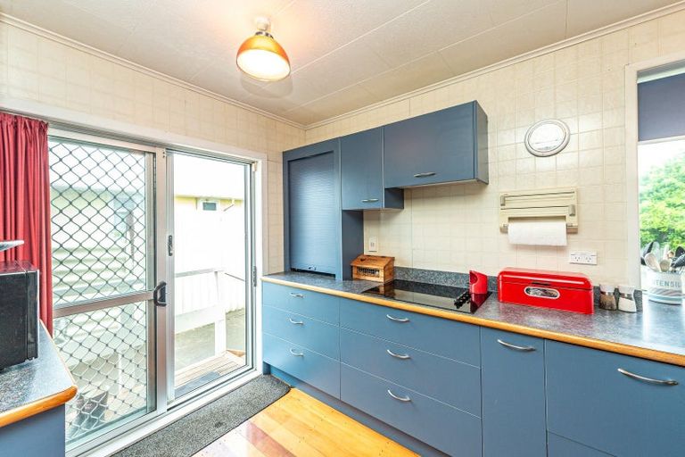 Photo of property in 6 Murch Place, Tawhero, Whanganui, 4500