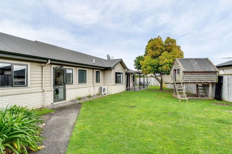 Photo of property in 20 Burness Road, Greenmeadows, Napier, 4112