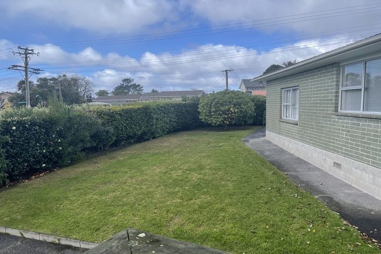 Photo of property in 336 Royal Road, Massey, Auckland, 0614