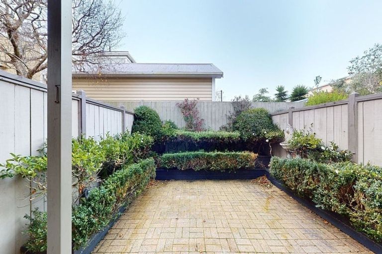 Photo of property in 12 George Street, Thorndon, Wellington, 6011