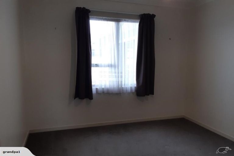 Photo of property in 73 Mangorei Road, Strandon, New Plymouth, 4312