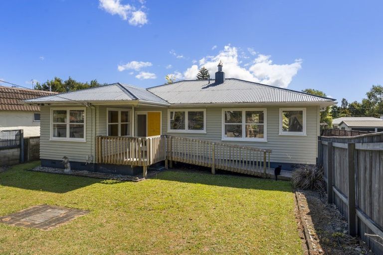 Photo of property in 13 Aorangi Road, Paraparaumu, 5032