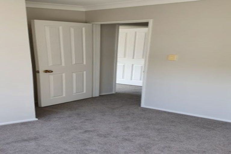 Photo of property in 1/2 Doment Crescent, Orewa, 0931